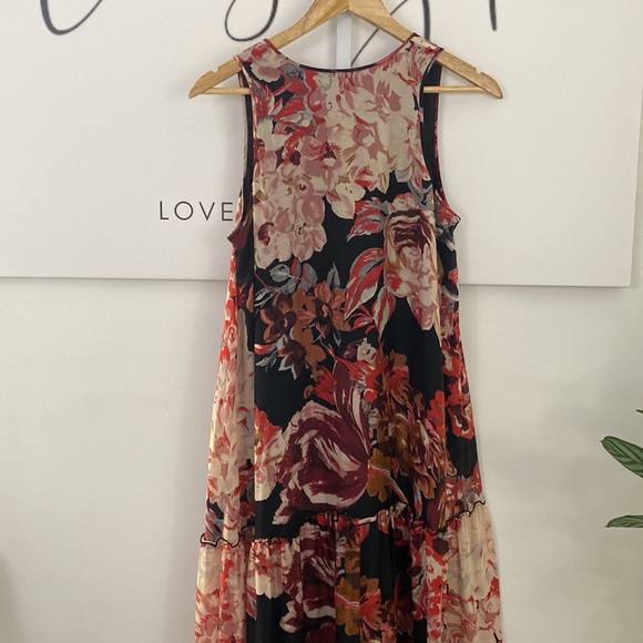 * Elizabeth & James Silk Floral Maxi Dress Size Medium Runway Designer Romantic - Picture 9 of 14